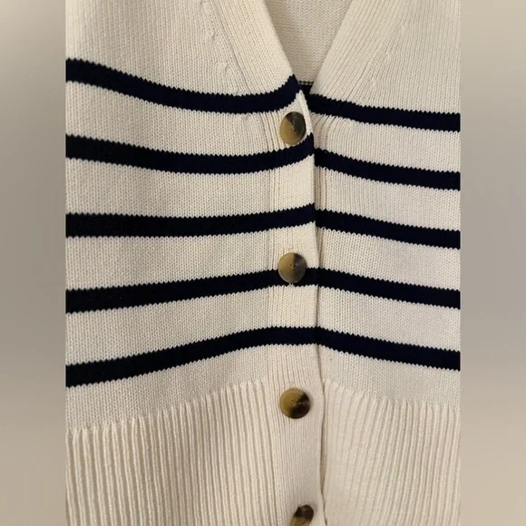 GAP 24/7 Split Hem Cardigan- LIKE NEW - Picture 6 of 9